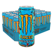 24 x Monster Energy 500 ml Mango Loco i ett flak med ljusblå burkar som har gula detaljer och dödskallemönster.