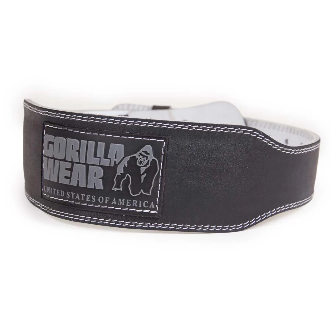 Musta nahkainen Gorilla Wear 4 Inch Padded Leather Belt Black -treenivyö valkoisilla tikkauksilla ja logolla.