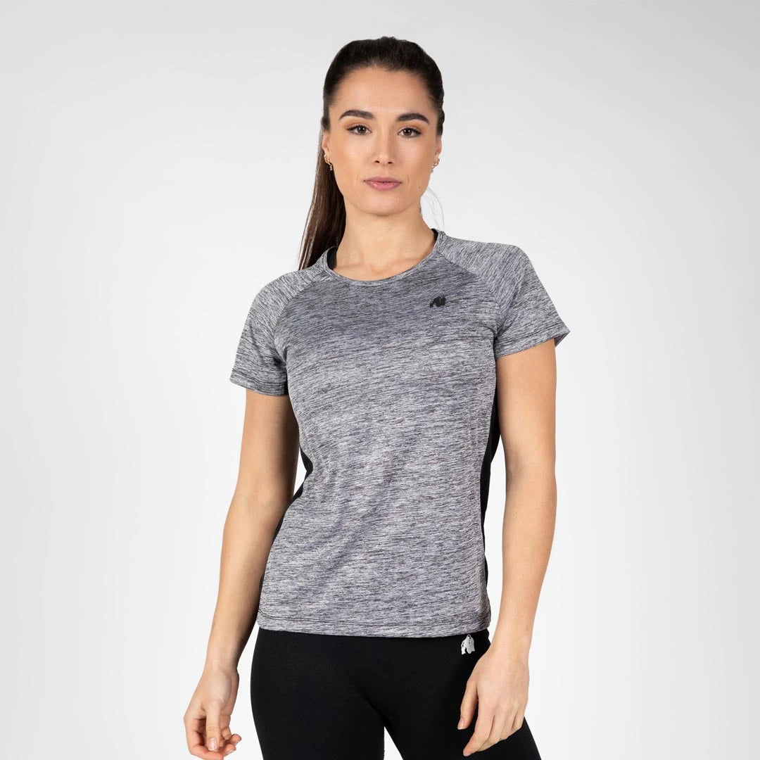 Gorilla Wear Monetta Performance T-Shirt Grey Melange/Black, harmaameleerattu treenipaita naisen yllä.