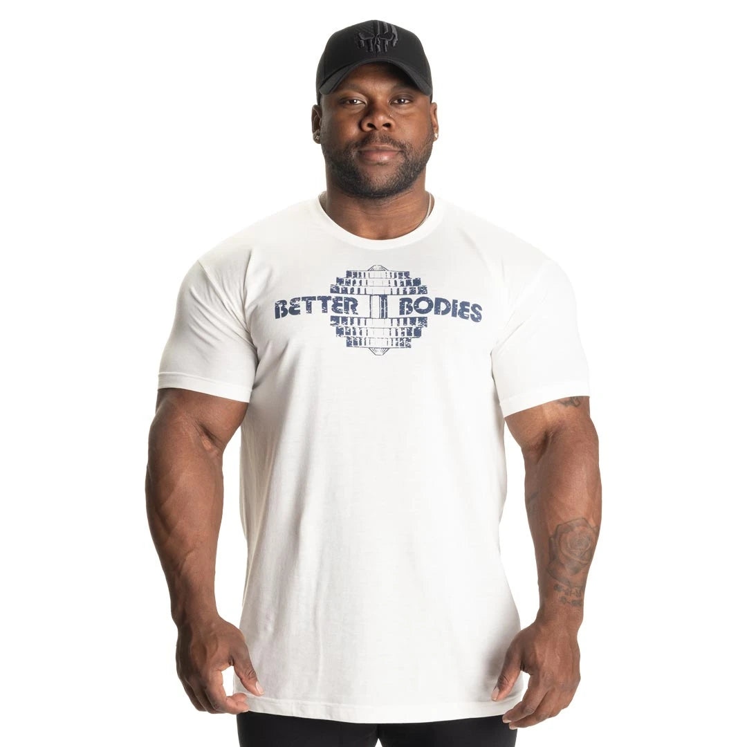 Better Bodies Recruit Tee White är en vit tränings-t-shirt med blått grafiskt tryck på bröstet., bild 1 av 8