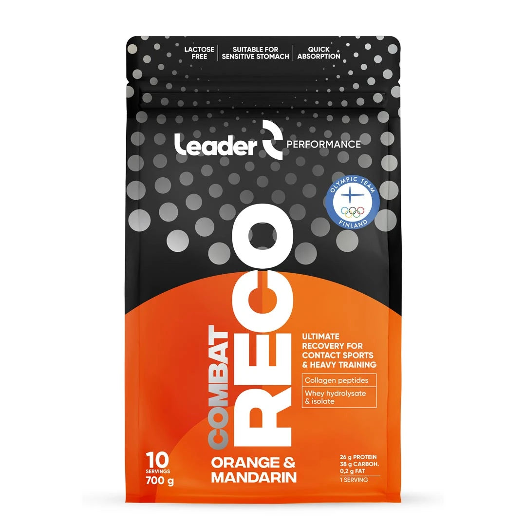 Leader Performance Combat Reco 700 g -palautumisjauhe musta-oranssissa pussissa, makuna Orange & Mandarin.
