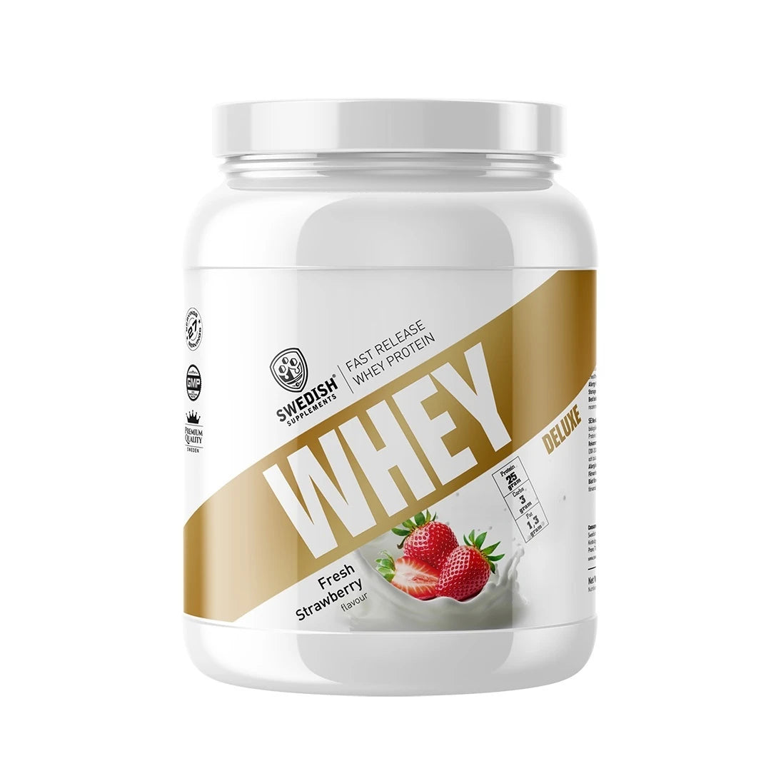 Swedish Supplements Whey Protein Deluxe 900 g -proteiinijauhe valkoisessa purkissa kultaisin yksityiskohdin, makuna Fresh Strawberry., kuva 1/4