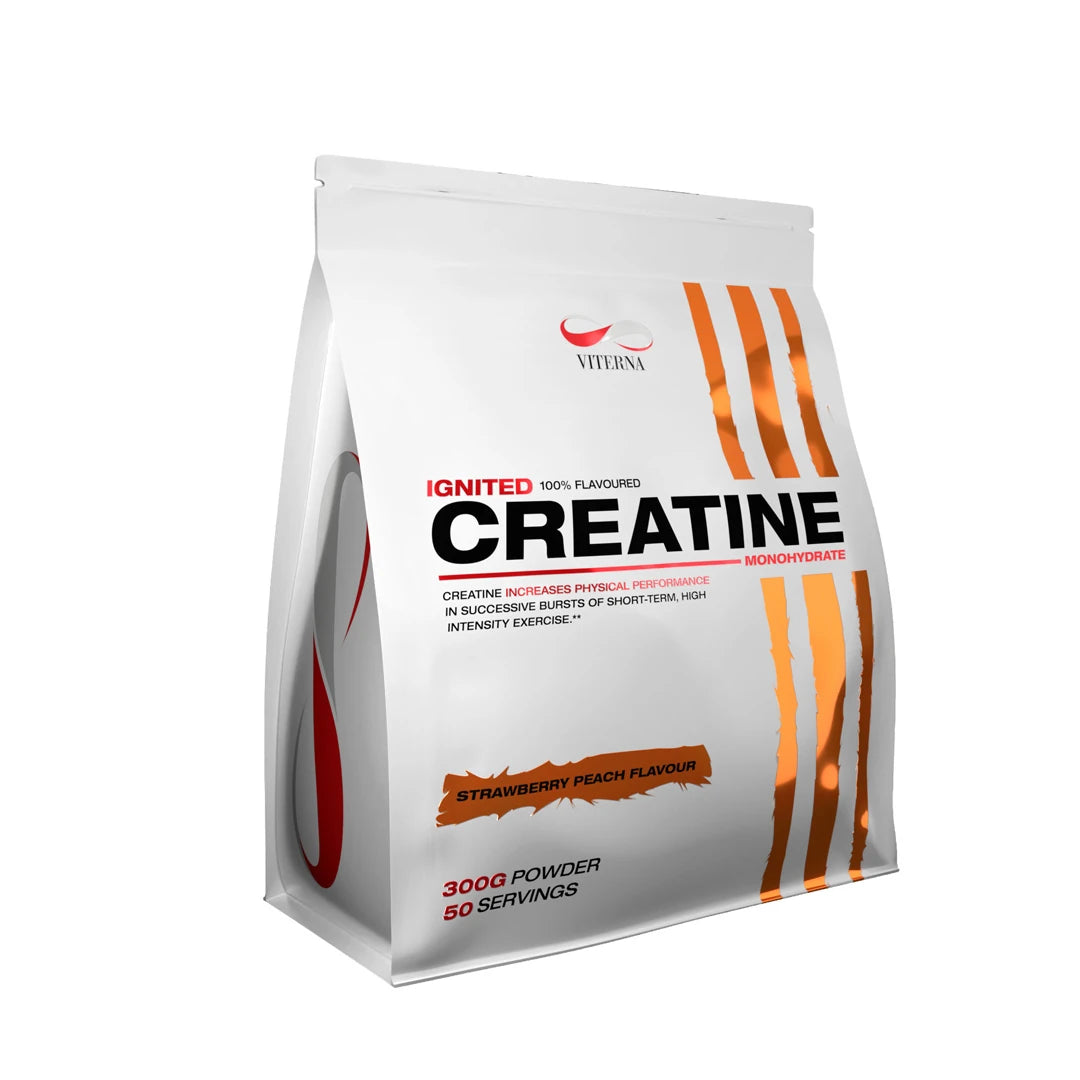 Viterna Ignited Creatine 300g -kreatiinijauhe valkoisessa pussissa oransseilla yksityiskohdilla, makuna Strawberry Peach.
