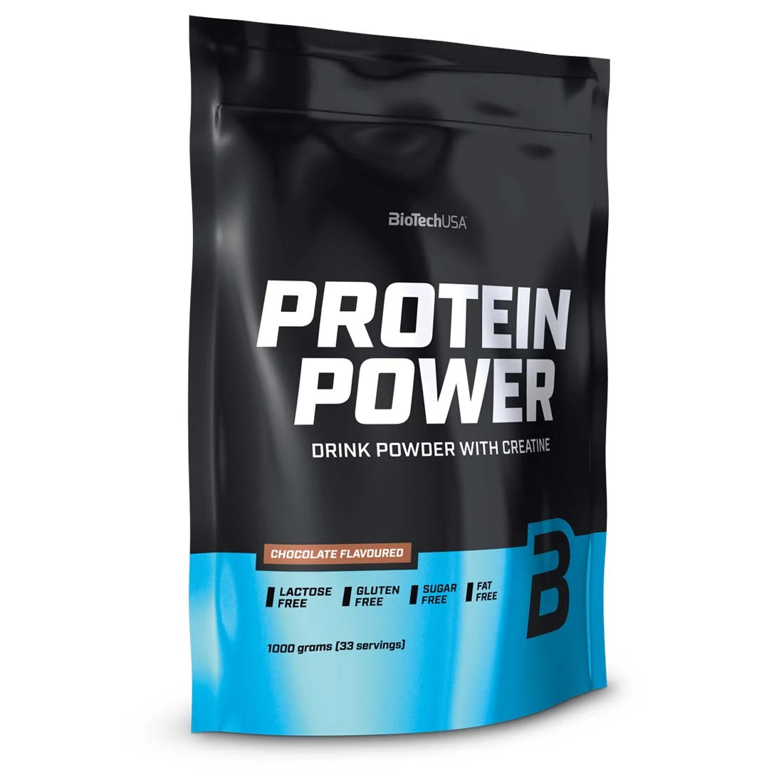 BioTechUSA Protein Power 1 kg -proteiinijauhe mustassa ja sinisessä pussissa, makuna Chocolate.