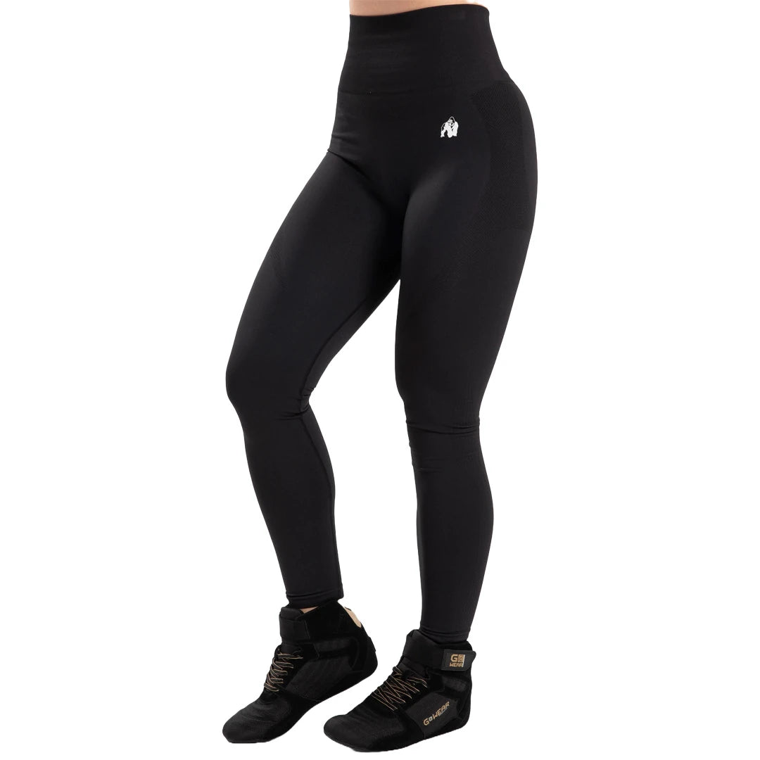 Mustat saumattomat Gorilla Wear Olivia Seamless Leggings Black -treenitrikoot korkealla vyötäröllä ja reisilogolla., kuva 3/4