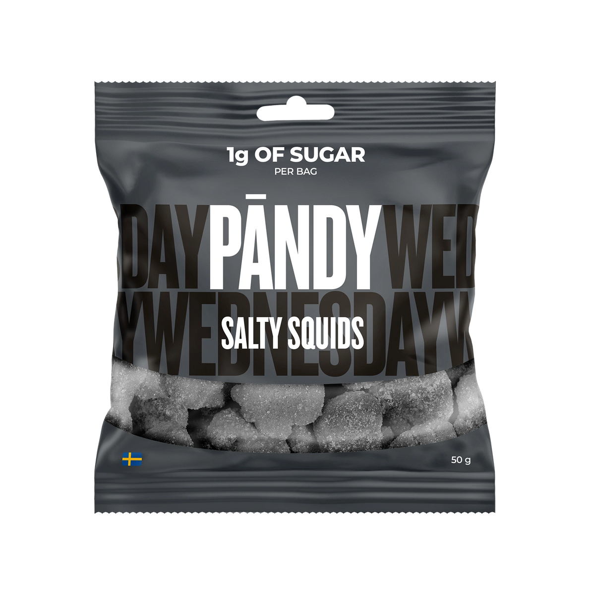 Pändy Candy 50 g Salty Squids tummanharmaassa karkkipussissa, josta näkyy sokeroidut suolalakritsipalat.