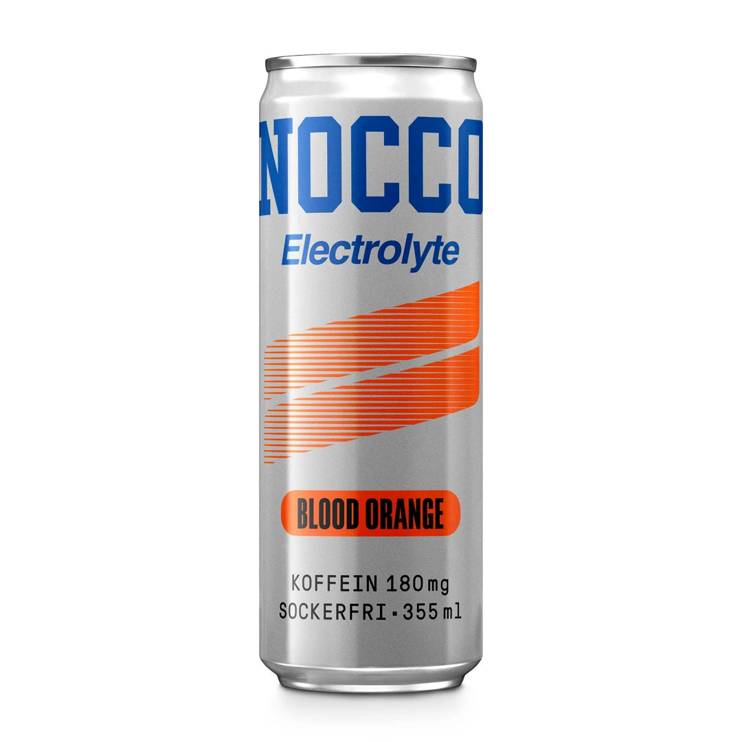 NOCCO Electrolyte 355 ml -urheilujuoma hopeisessa tölkissä oransseilla yksityiskohdilla, makuna Blood Orange., kuva 1/3