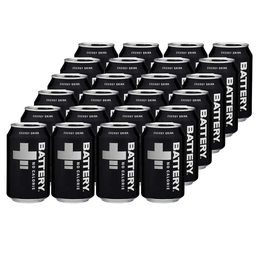 24 x Battery Energy Drink 330 ml NoCal 33B i ett flak med svarta burkar med vit text och silvriga detaljer., bild 1 av 1