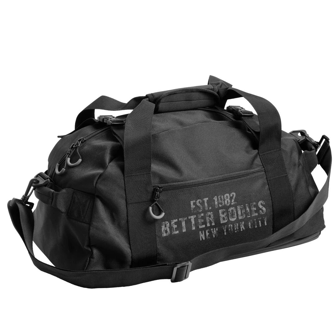 Musta Better Bodies BB Gym Bag Black -treenikassi kestävästä polyesteristä kantohihnoilla ja painetulla logolla., kuva 1/1