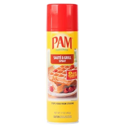 PAM Cooking Spray Sauté & Grill 482 g -sprayöljy kelta-punaisessa pullossa helppoon ja rasvattomaan ruoanlaittoon.