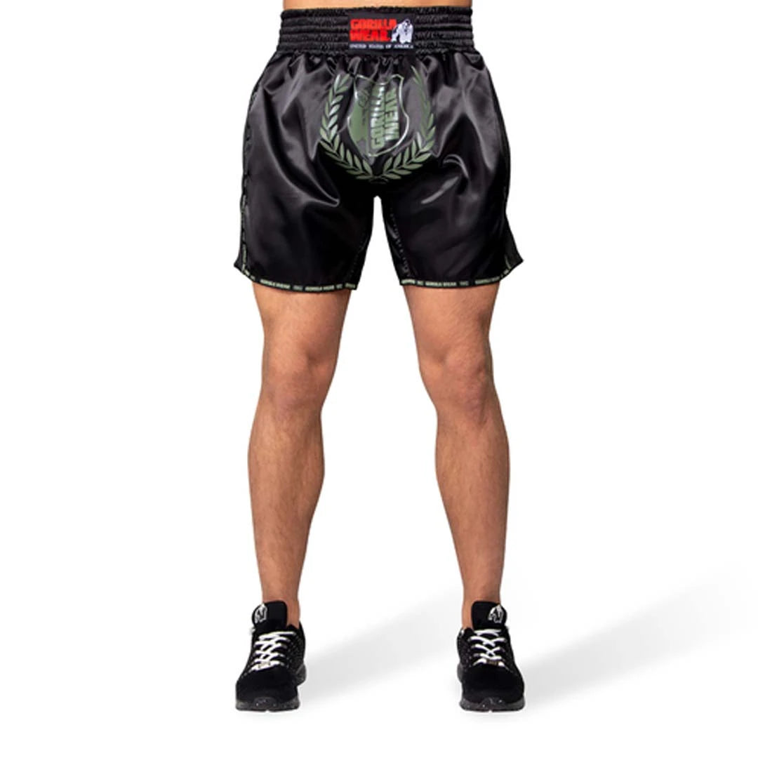 Gorilla Wear Murdo Muay Thai / Kickboxing Shorts Army Green Camo mustaa kiiltävää kangasta isolla logolla., kuva 3/3