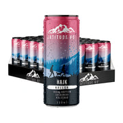 24 x Latitude 65 330 ml HAJK - Hallon i ett helt flak med en daggfrisk rosa och svart burk stående i förgrunden.