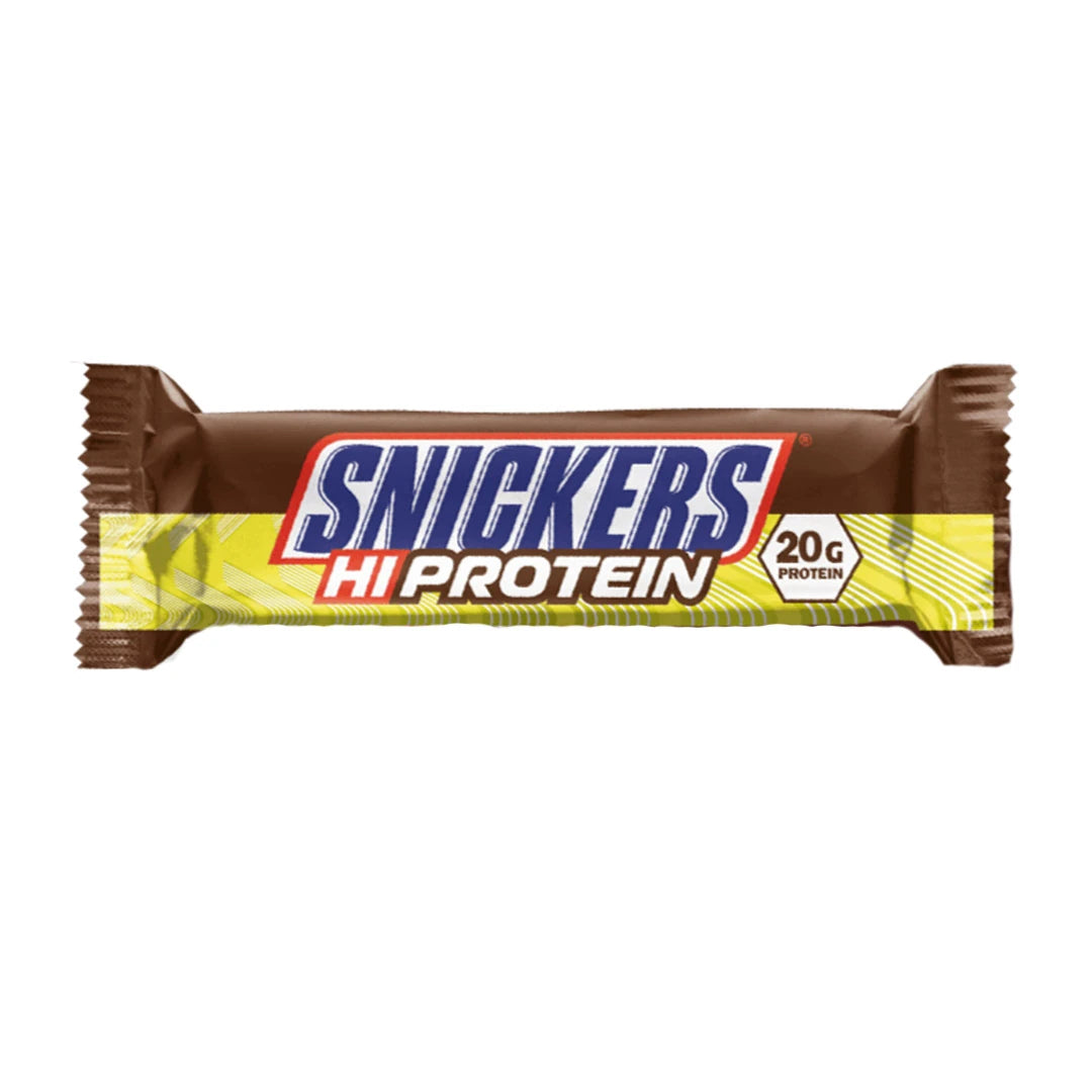 Snickers Hi Protein Bar 55 g -suklaaproteiinipatukka ruskeassa kääreessä, jossa on keltainen raita ja punainen teksti., kuva 1/1