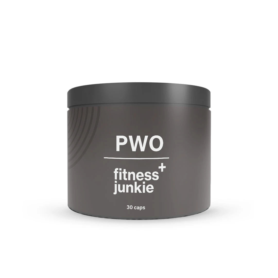 fitnessjunkie PWO 30 caps tummanharmaassa purkissa, jossa on valkoinen teksti ja tyylikäs muotoilu., kuva 1/1