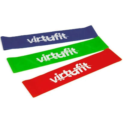 Virtufit Mini Bands 3-pack sisältää punaisen, vihreän ja sinisen harjoitusnauhan, joissa on valkoiset logot., kuva 1/1