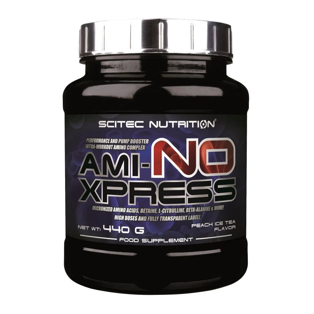 Scitec Nutrition Ami-NO Xpress 440 g -aminohappojauhe mustassa purkissa, jossa hopeinen kansi ja makuna Peach Ice Tea., kuva 3/3